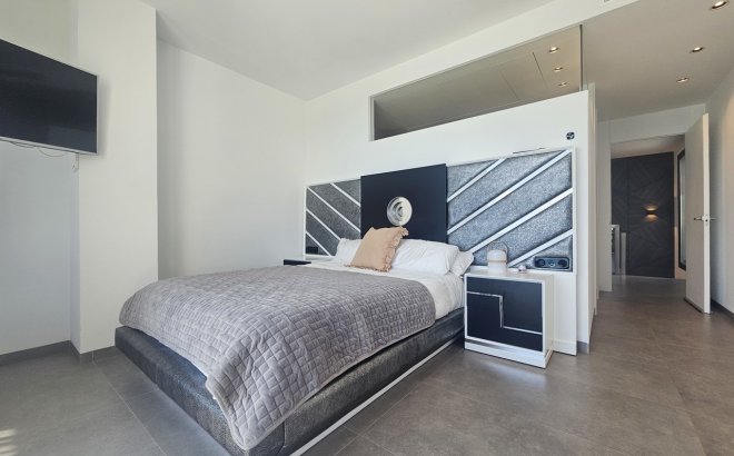 Resale - Villa -
Cabo Roig - Costa Blanca