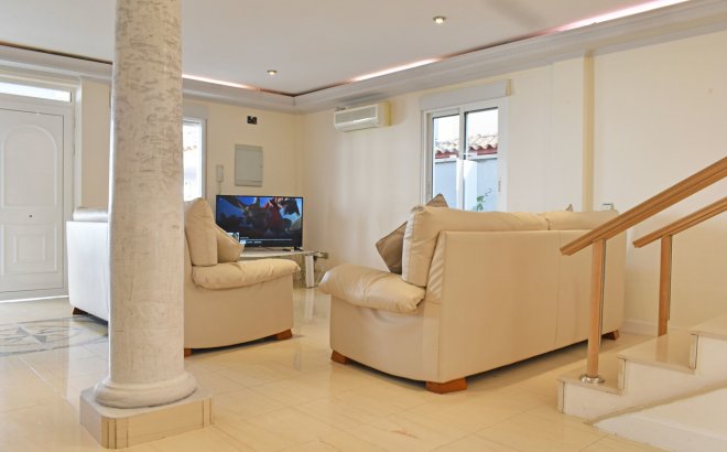 Resale - Villa -
Torremendo - Costa Blanca