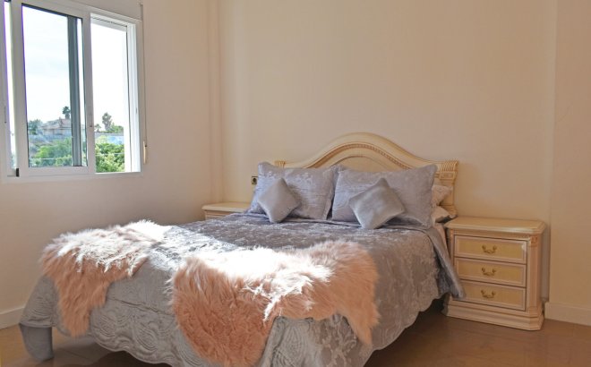 Resale - Villa -
Torremendo - Costa Blanca