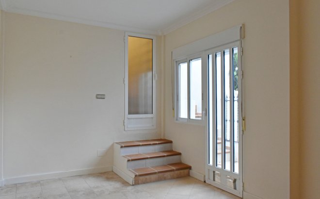 Resale - Villa -
Torremendo - Costa Blanca