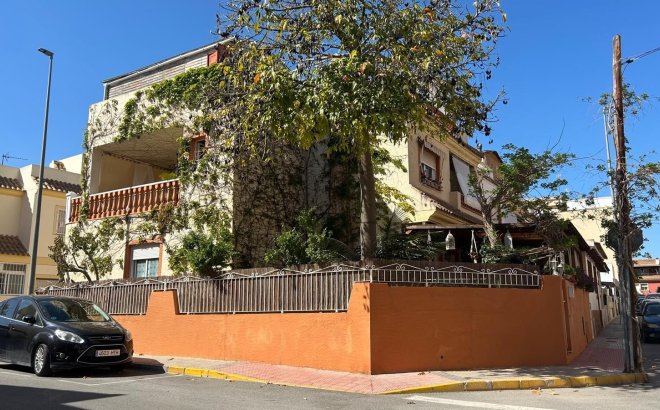 Resale - Villa -
Los Montesinos - Costa Blanca