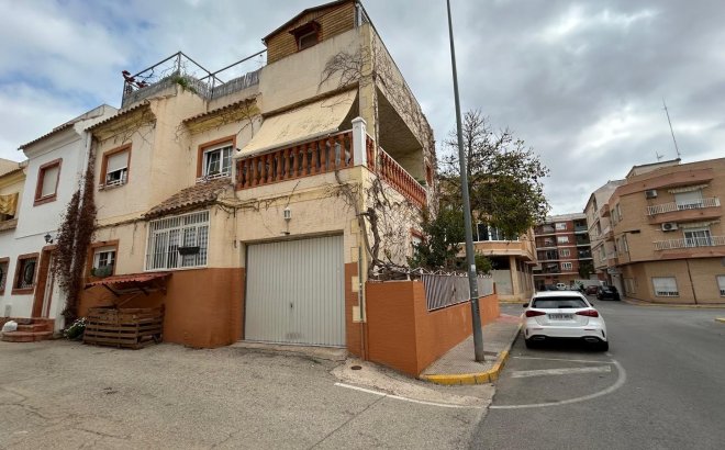 Resale - Villa -
Los Montesinos - Costa Blanca