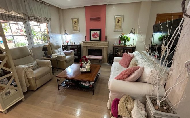 Resale - Villa -
Los Montesinos - Costa Blanca