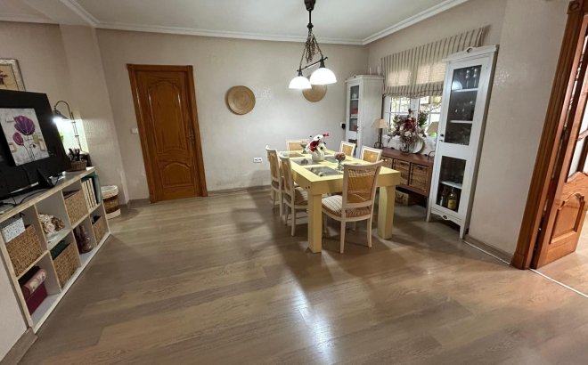 Resale - Villa -
Los Montesinos - Costa Blanca