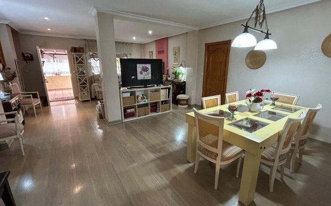 Resale - Villa -
Los Montesinos - Costa Blanca