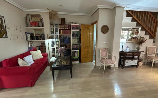 Resale - Villa -
Los Montesinos - Costa Blanca