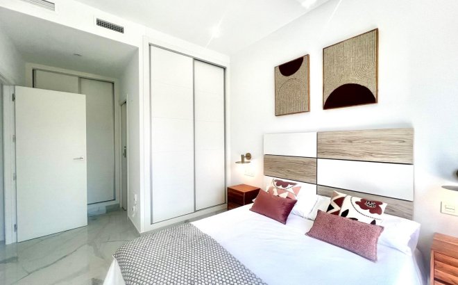 Resale - Villa -
Torrevieja - La Siesta - El Salado - Torreta