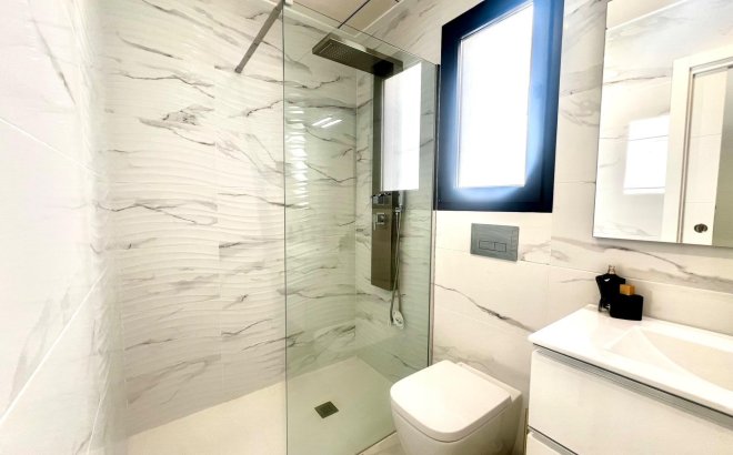 Resale - Villa -
Torrevieja - La Siesta - El Salado - Torreta