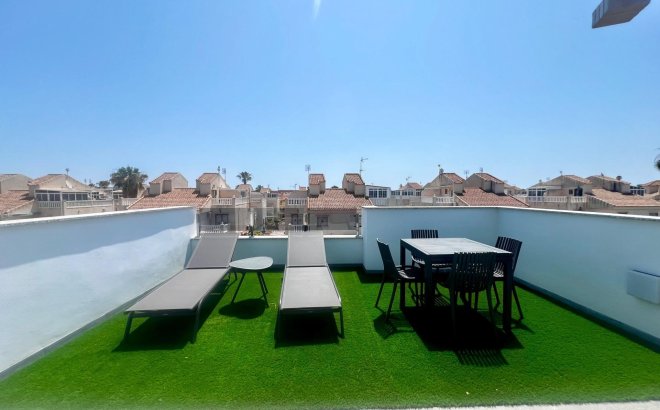 Resale - Villa -
Torrevieja - La Siesta - El Salado - Torreta