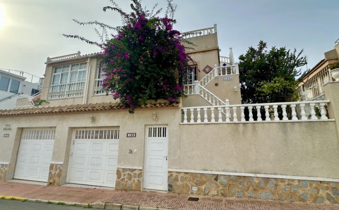 Resale - Town House -
Orihuela Costa - Costa Blanca