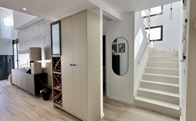 Resale - Villa -
Orihuela Costa - Costa Blanca