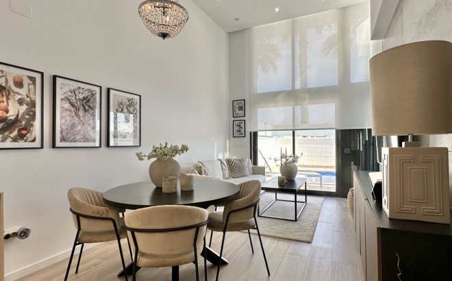 Resale - Villa -
Orihuela Costa - Costa Blanca