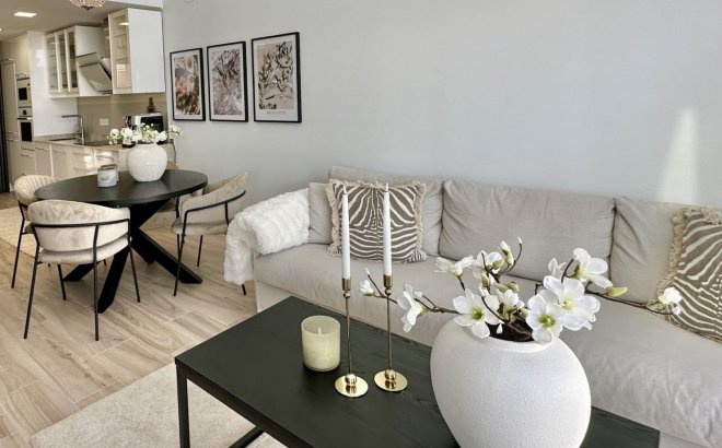 Resale - Villa -
Orihuela Costa - Costa Blanca