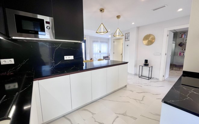 Resale - Apartment -
San Miguel de Salinas - Inland