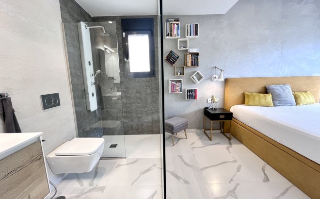 Resale - Apartment -
San Miguel de Salinas - Inland