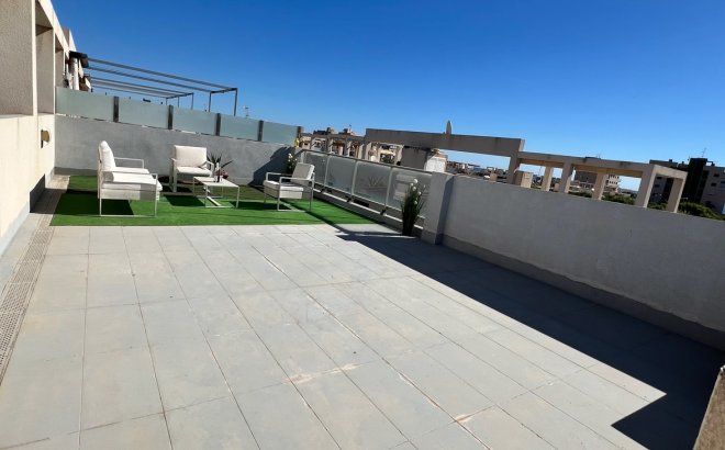 Resale - Penthouse -
Mil Palmeras - Costa Blanca