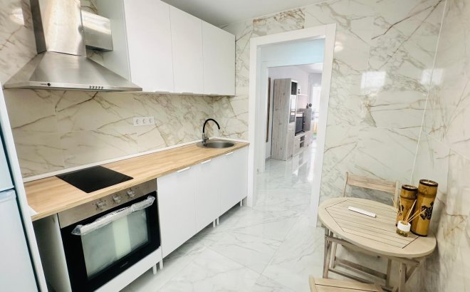 Resale - Apartment -
Torrevieja - Playa del Cura