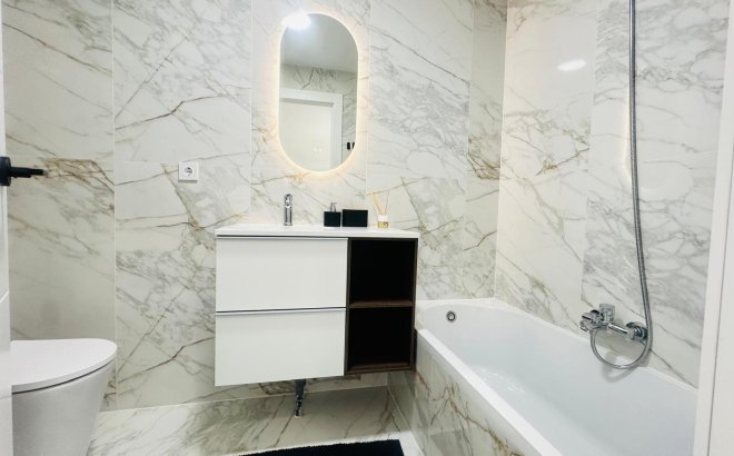 Resale - Apartment -
Torrevieja - Playa del Cura