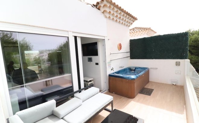 Resale - Villa -
Orihuela Costa - Costa Blanca