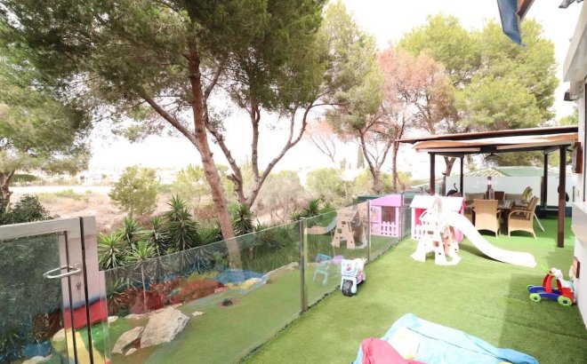 Resale - Villa -
Orihuela Costa - Costa Blanca