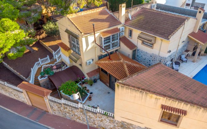 Resale - Villa -
Torrevieja - Los Balcones