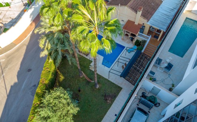 Resale - Villa -
Torrevieja - Los Balcones