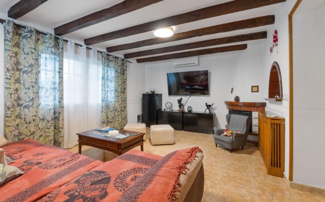 Resale - Villa -
Torrevieja - Los Balcones