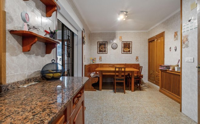 Resale - Villa -
Torrevieja - Los Balcones
