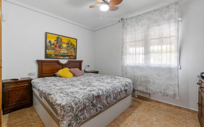 Resale - Villa -
Torrevieja - Los Balcones