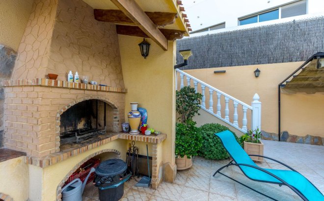 Resale - Villa -
Torrevieja - Los Balcones