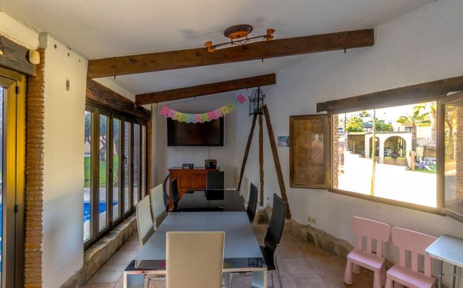 Resale - Villa -
Torrevieja - Los Balcones