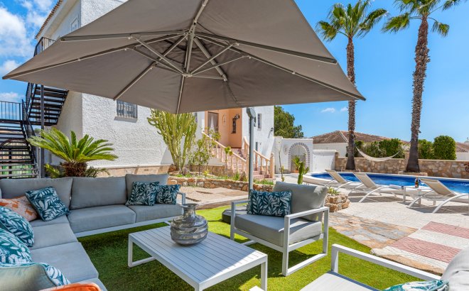 Resale - Villa -
Pinar de Campoverde - Costa Blanca