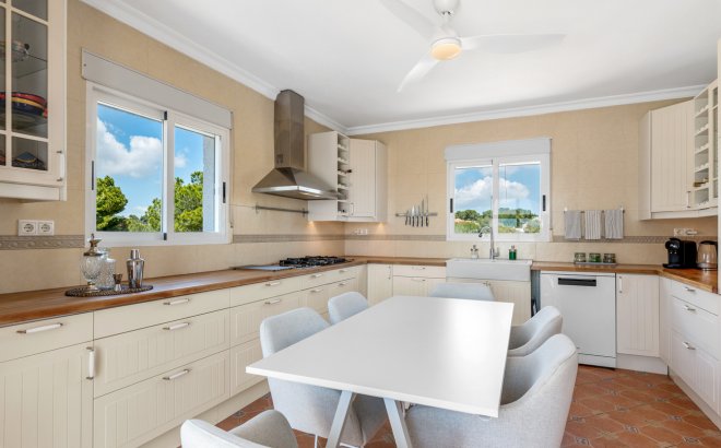 Resale - Villa -
Pinar de Campoverde - Costa Blanca