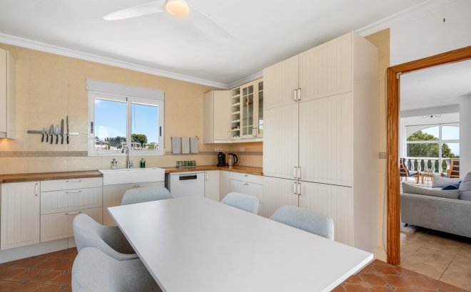 Resale - Villa -
Pinar de Campoverde - Costa Blanca