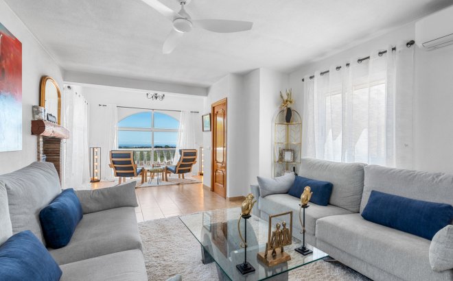 Resale - Villa -
Pinar de Campoverde - Costa Blanca