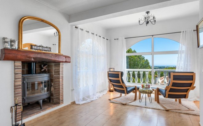 Resale - Villa -
Pinar de Campoverde - Costa Blanca