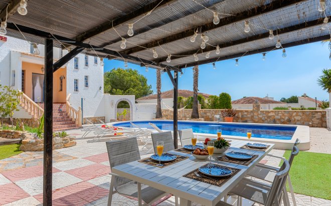 Resale - Villa -
Pinar de Campoverde - Costa Blanca