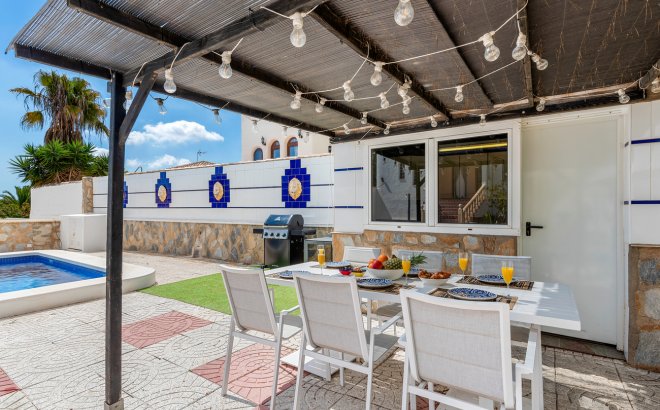 Resale - Villa -
Pinar de Campoverde - Costa Blanca