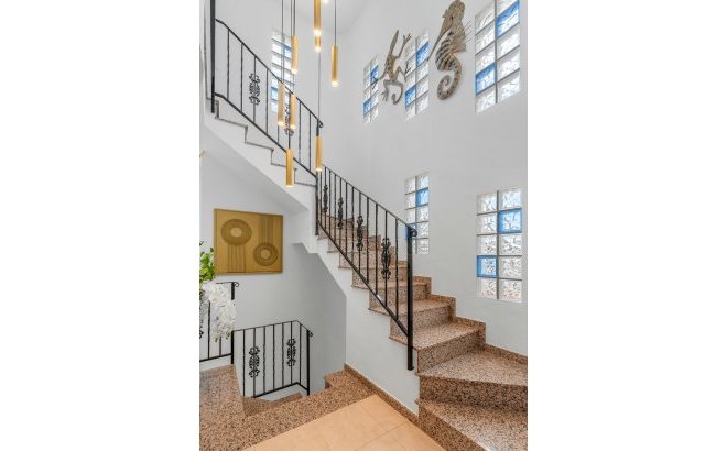 Resale - Villa -
Pinar de Campoverde - Costa Blanca