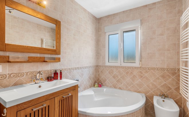 Resale - Villa -
Pinar de Campoverde - Costa Blanca