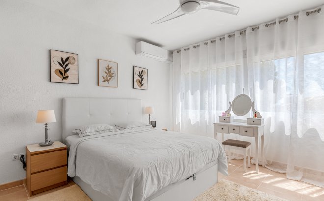 Resale - Villa -
Pinar de Campoverde - Costa Blanca