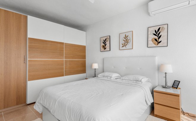 Resale - Villa -
Pinar de Campoverde - Costa Blanca