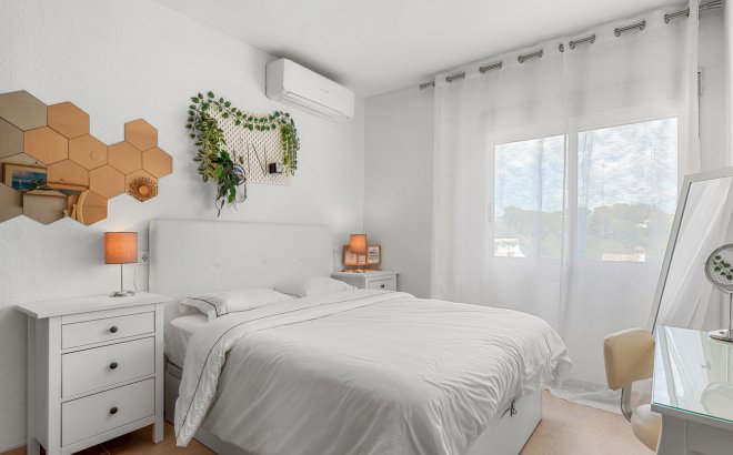 Resale - Villa -
Pinar de Campoverde - Costa Blanca