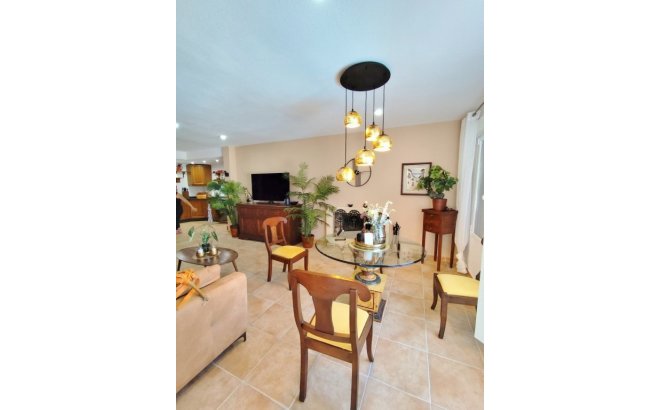 Resale - Villa -
San Miguel de Salinas - Inland