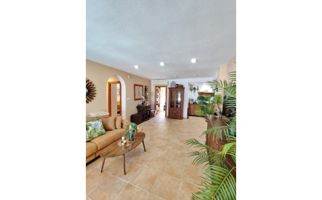 Resale - Villa -
San Miguel de Salinas - Inland