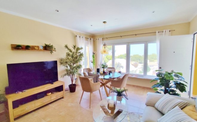 Resale - Villa -
San Miguel de Salinas - Inland