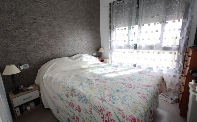 Resale - Bungalow -
Pilar de la Horadada - Costa Blanca