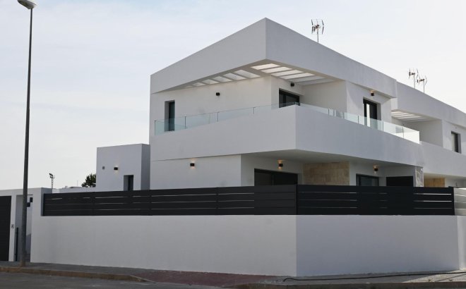 New Build - Semidetached -
Dolores - polideportivo