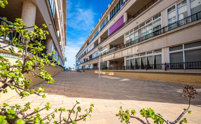 Resale - Apartment -
Orihuela Costa - Costa Blanca