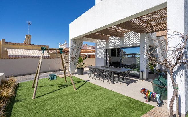 Revente - Villa -
Ciudad Quesada - center